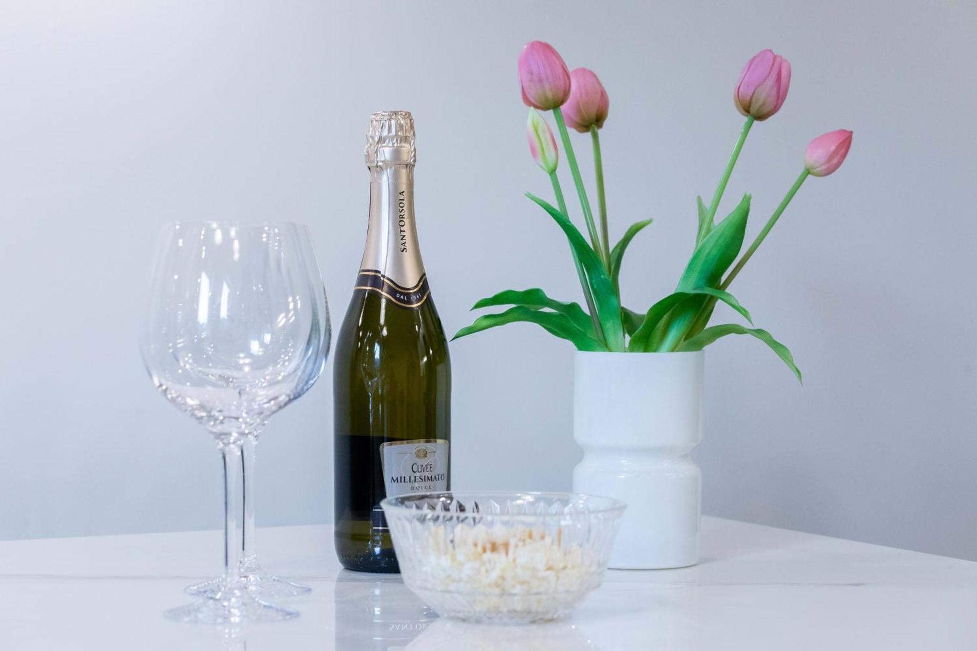 Luxury Apartment - Free Private - Parking Maestri Campionesi 16 มิลาน ภายนอก รูปภาพ