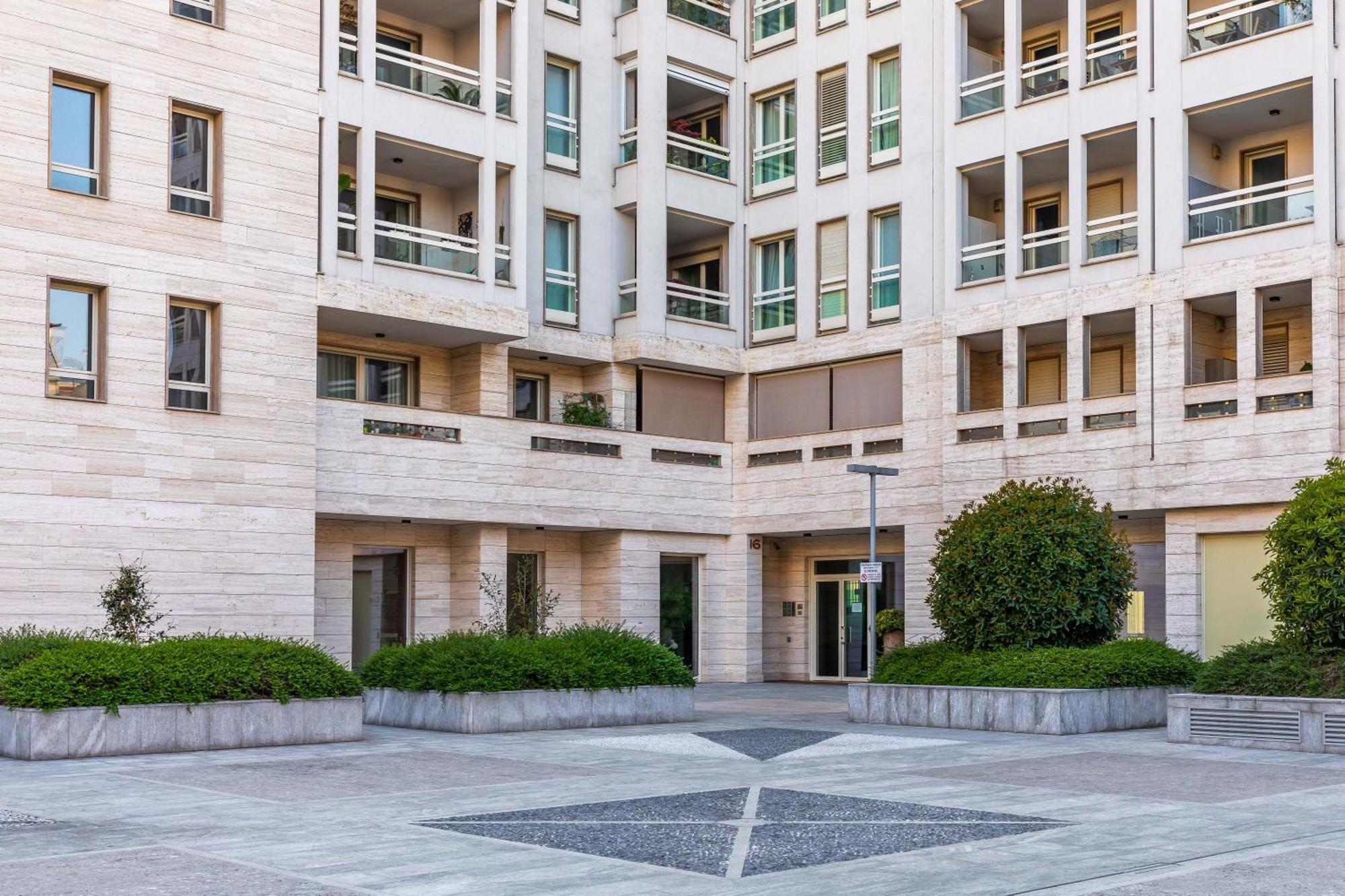 Luxury Apartment - Free Private - Parking Maestri Campionesi 16 มิลาน ภายนอก รูปภาพ